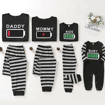 Instagram-Worthy Family Christmas Card Outfits